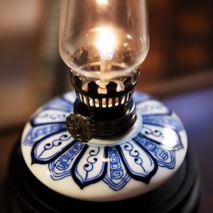 Blue-and-White Lotus Blossom Aromatherapy Lamp