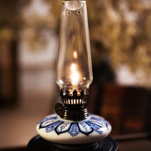 Blue-and-White Lotus Blossom Aromatherapy Lamp